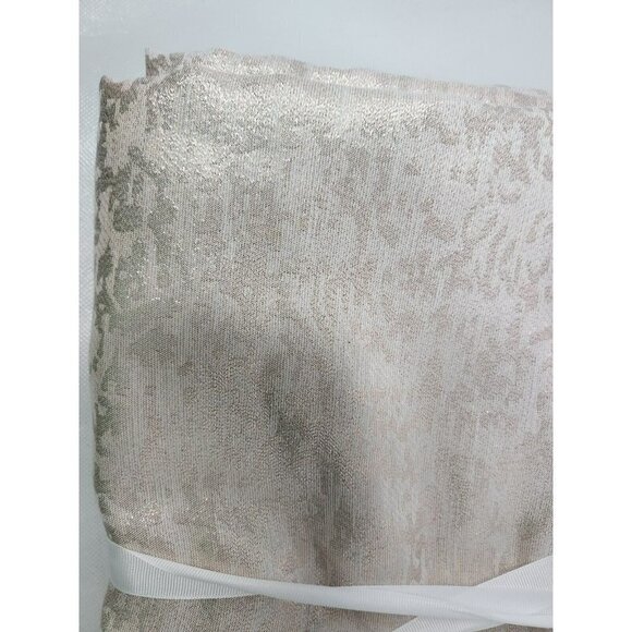 𝅺HOTEL Lux Isla Tablecloth For 8-10 People Gold Metallic Rectangle 60" x 102" - Picture 6 of 6
